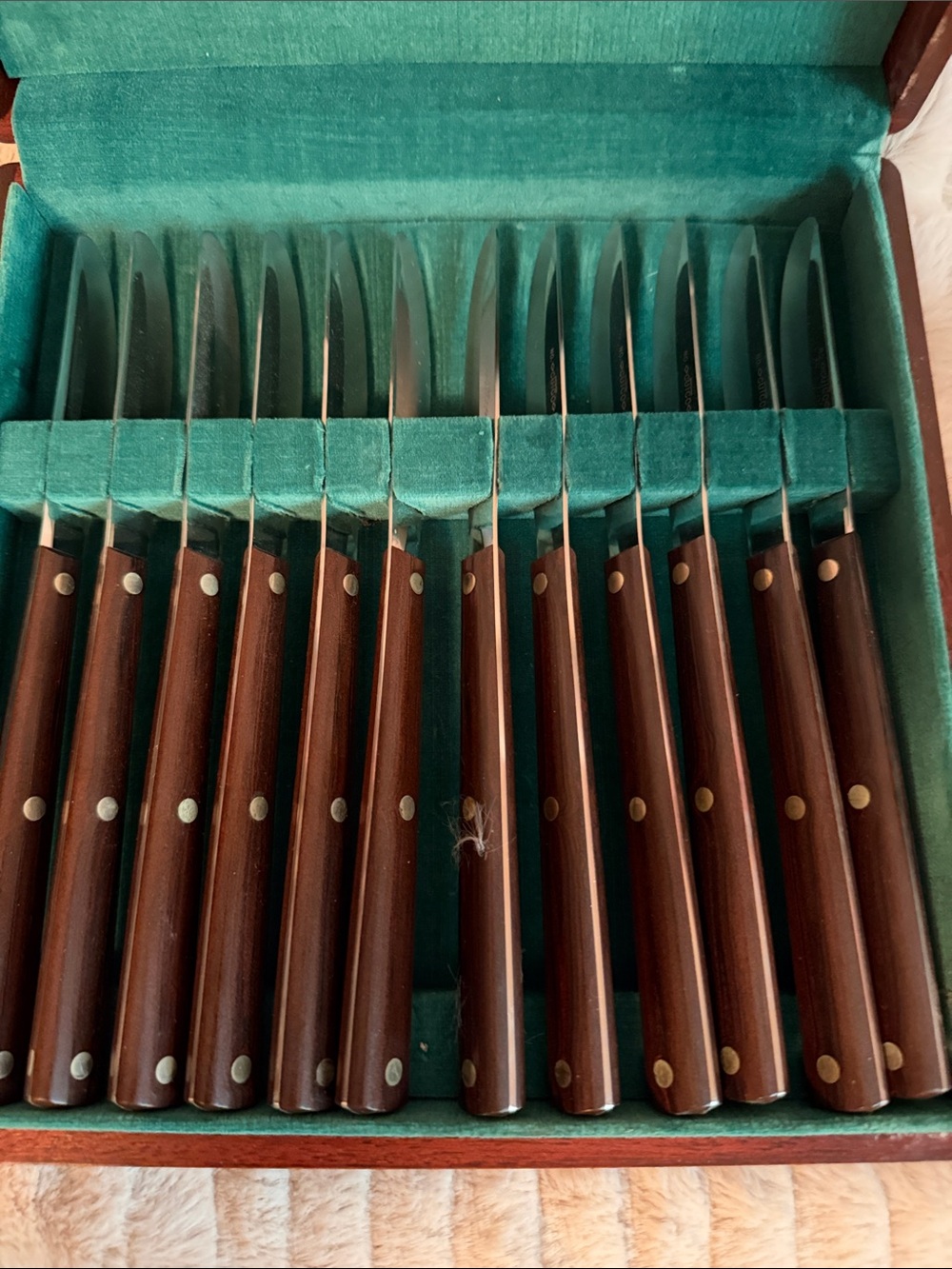 Cutco #47, Set of 12 Knives - Picture 4 of 7